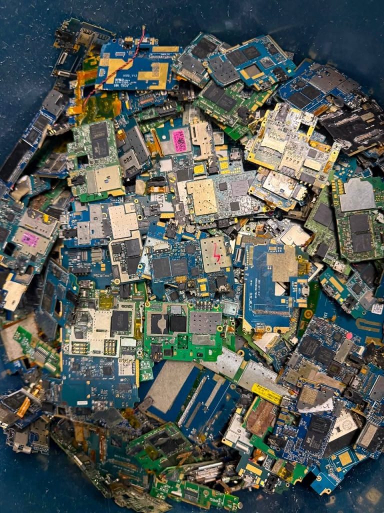 Order cheap Phone motherboards Scrap online